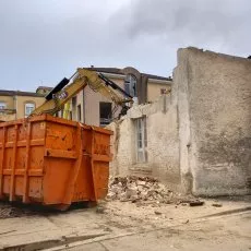 Illustration de Démolition de l'ancien chapelle